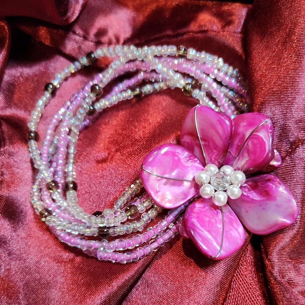 Mother Of Pearl Large Pink Flower Bracelet With White & Pink Glass Seed Beads